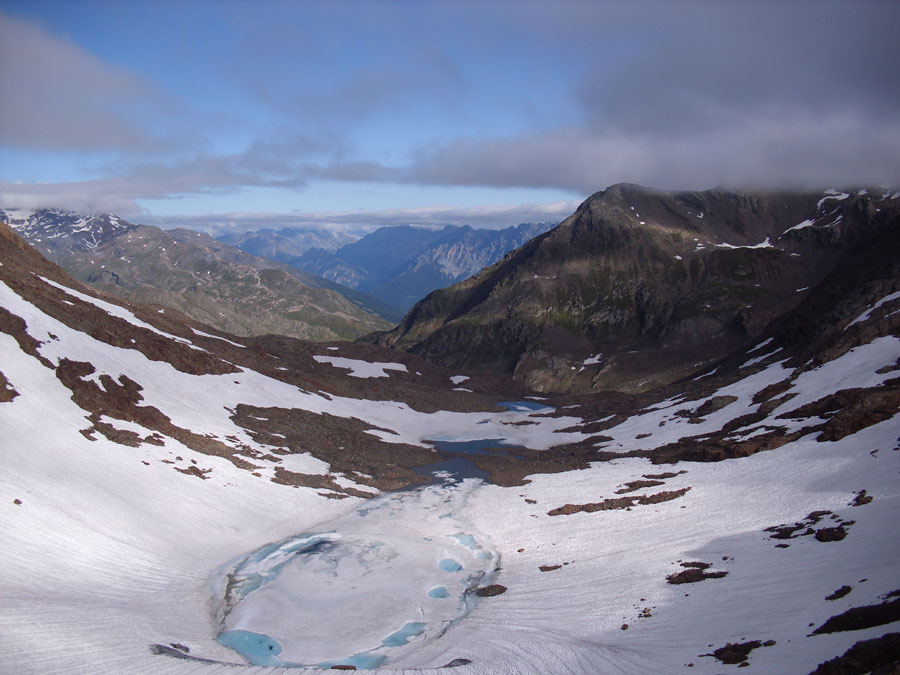 rano-na-sestupu-pohled-na-passo-Gavia.jpg